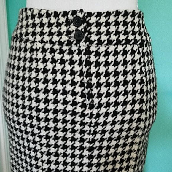 Fit and Flare Houndstooth Skirt - Picture 5 of 6